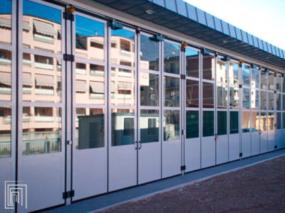 portoni industriali a libro con finestrature portoni industriali a libro con finestrature